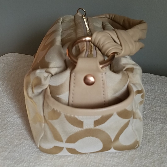 Like new! Beige And Gold Coach signature purse - Picture 3 of 10